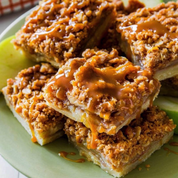 Salted Caramel Apple Pie Bars